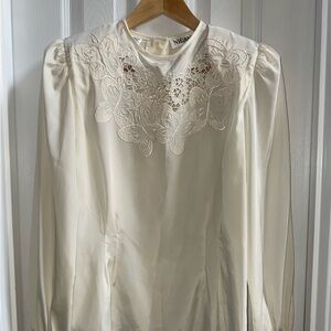 Vintage Nilani Long Sleeve Embroidery Blouse Size 6 Long Sleeve Ivory Feminine